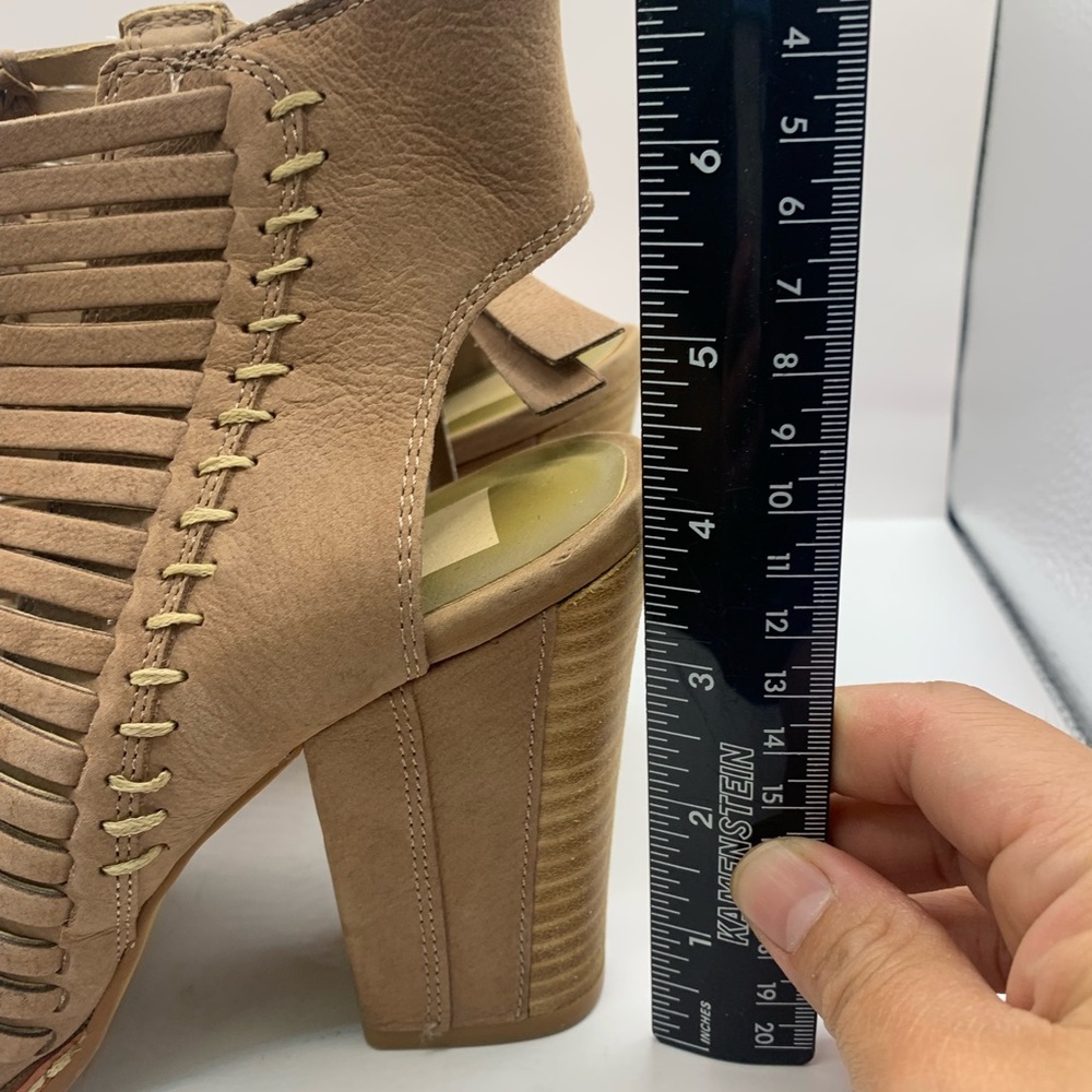 Womens DV by Dolce Vita Chunky Heel Cut Out Heel Peep Toe Sandals size 7.5 - Picture 4 of 7